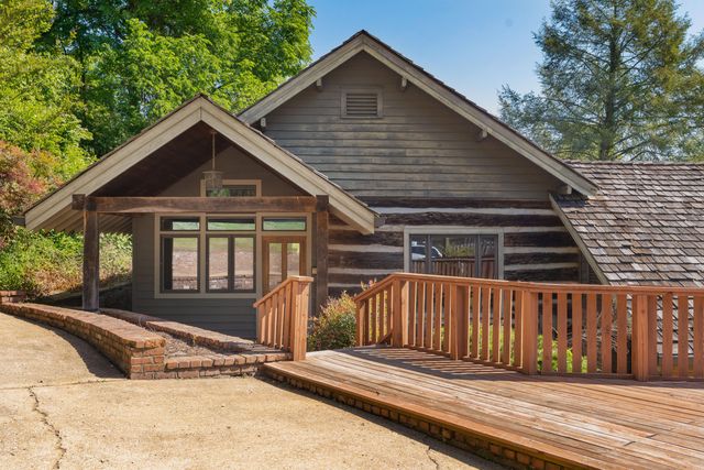 2910 Crest Terrace Drive, Chattanooga, TN 37404