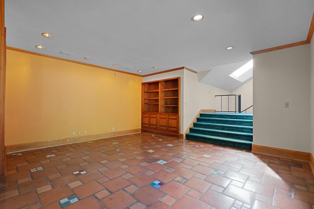 2910 Crest Terrace Drive, Chattanooga, TN 37404