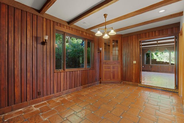 2910 Crest Terrace Drive, Chattanooga, TN 37404