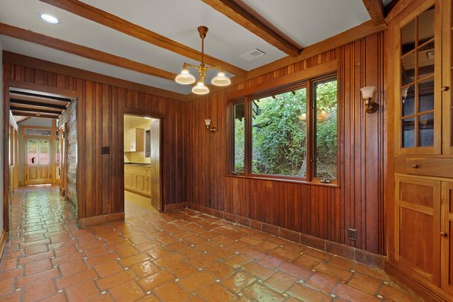 2910 Crest Terrace Drive, Chattanooga, TN 37404