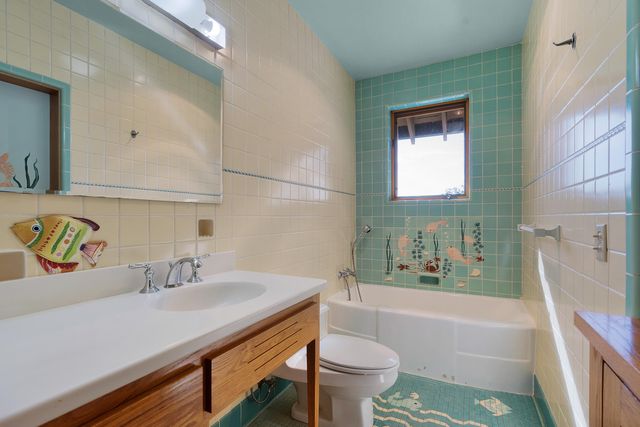 2910 Crest Terrace Drive, Chattanooga, TN 37404