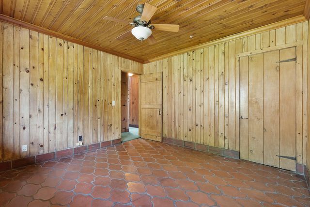 2910 Crest Terrace Drive, Chattanooga, TN 37404