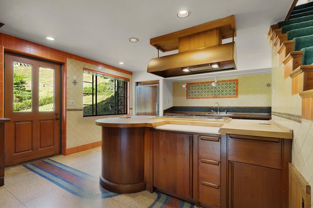 2910 Crest Terrace Drive, Chattanooga, TN 37404