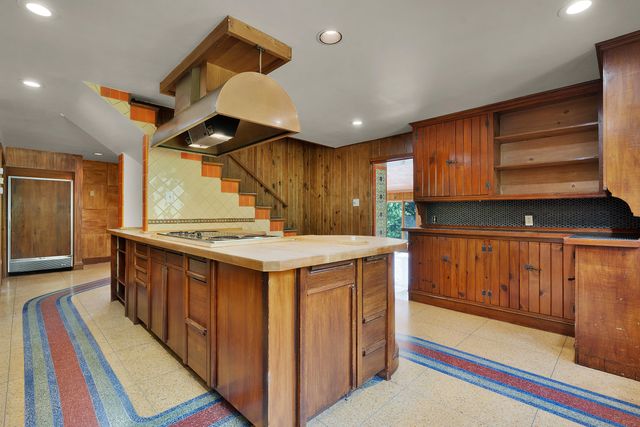 2910 Crest Terrace Drive, Chattanooga, TN 37404
