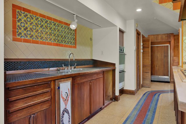 2910 Crest Terrace Drive, Chattanooga, TN 37404
