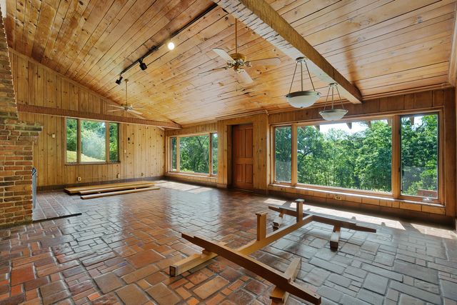 2910 Crest Terrace Drive, Chattanooga, TN 37404