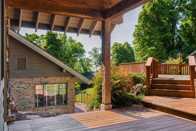2910 Crest Terrace Drive, Chattanooga, TN 37404