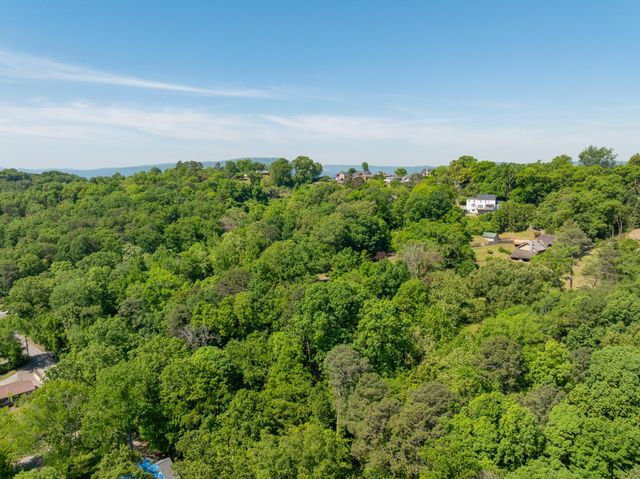 2910 Crest Terrace Drive, Chattanooga, TN 37404