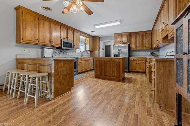 22435 Suzannes PL, Franklin, VA 23851