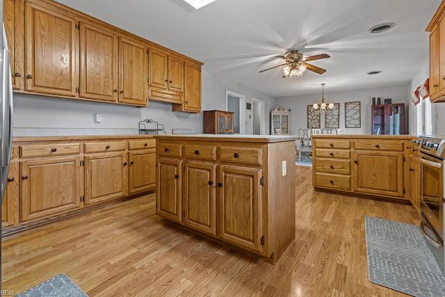 22435 Suzannes PL, Franklin, VA 23851