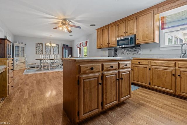 22435 Suzannes PL, Franklin, VA 23851