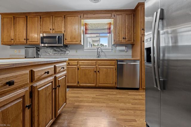 22435 Suzannes PL, Franklin, VA 23851