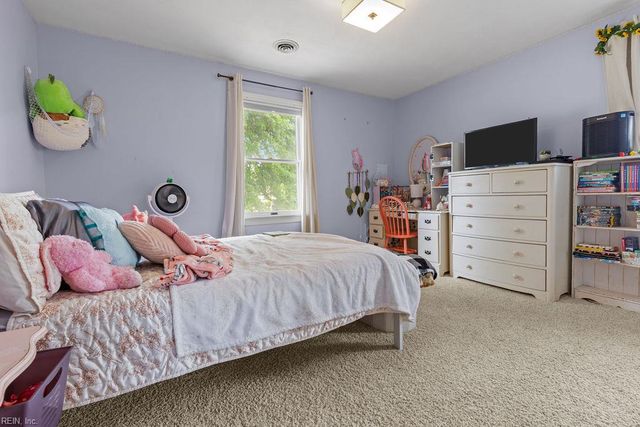 22435 Suzannes PL, Franklin, VA 23851
