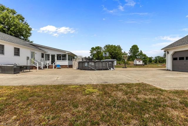22435 Suzannes PL, Franklin, VA 23851