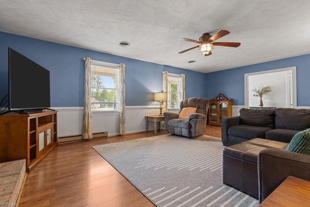 22435 Suzannes PL, Franklin, VA 23851