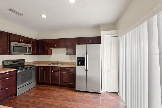 8001 CANTERBURY LAKE BOULEVARD, Tampa, FL 33619