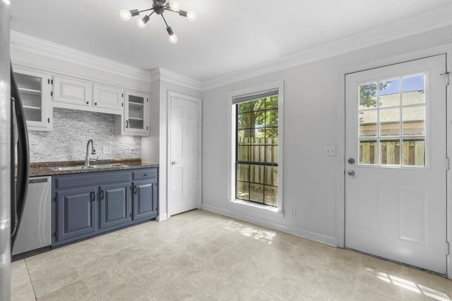 110 Academy Sq, Nashville, TN 37210