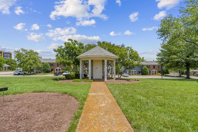 110 Academy Sq, Nashville, TN 37210