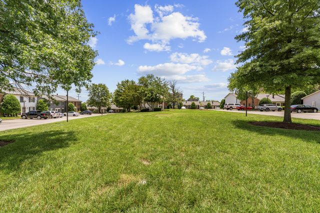 110 Academy Sq, Nashville, TN 37210
