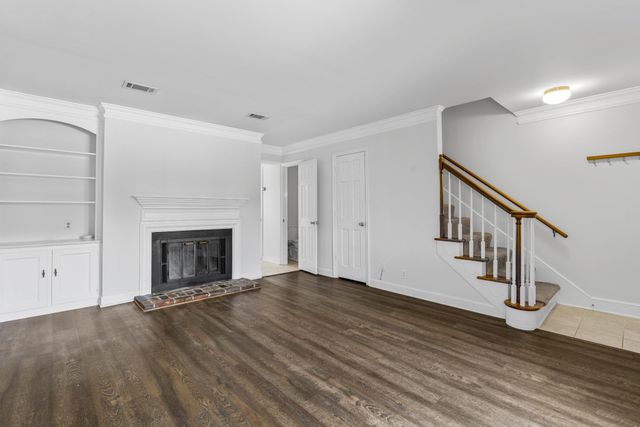 110 Academy Sq, Nashville, TN 37210