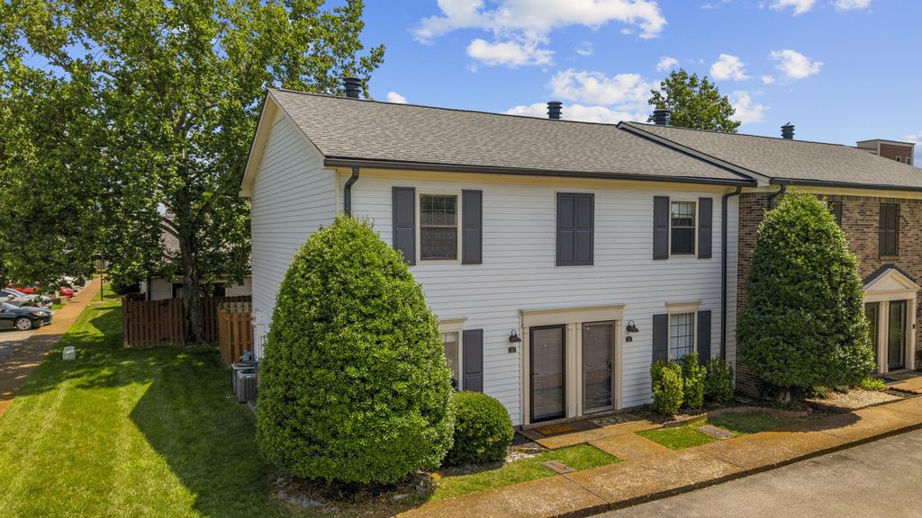 110 Academy Sq, Nashville, TN 37210