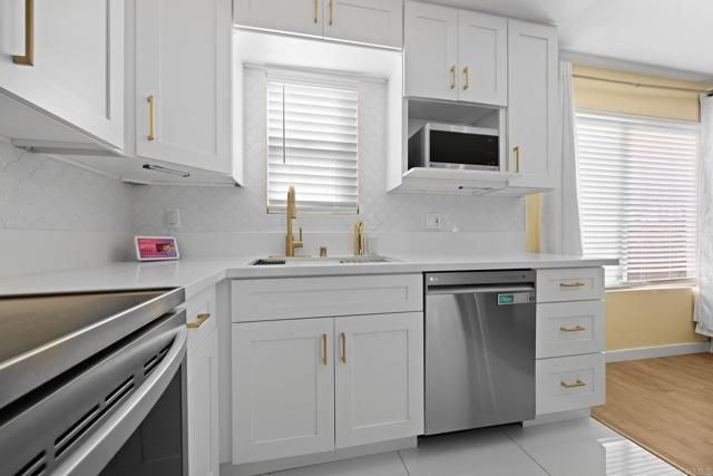 6333 College Grove Way 12103, San Diego, CA 92115