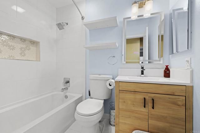 6333 College Grove Way 12103, San Diego, CA 92115