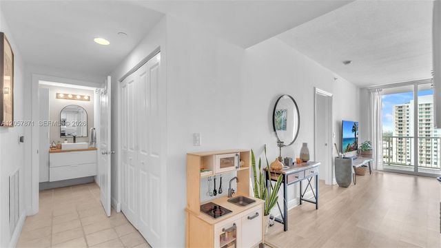 1250 S Miami Ave 1307, Miami, FL 33130