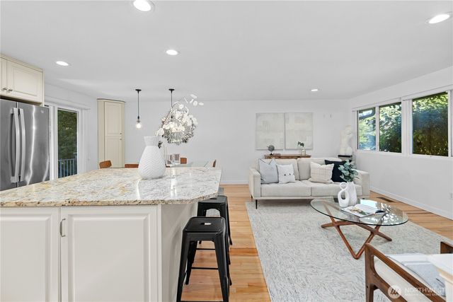3411 77th Place SE, Mercer Island, WA 98040