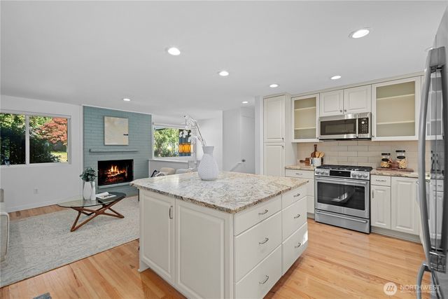 3411 77th Place SE, Mercer Island, WA 98040