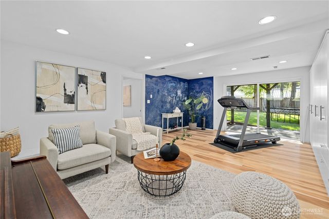 3411 77th Place SE, Mercer Island, WA 98040