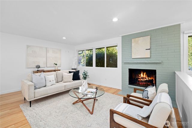 3411 77th Place SE, Mercer Island, WA 98040