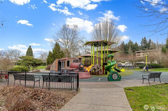 3411 77th Place SE, Mercer Island, WA 98040