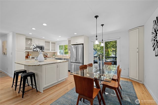 3411 77th Place SE, Mercer Island, WA 98040
