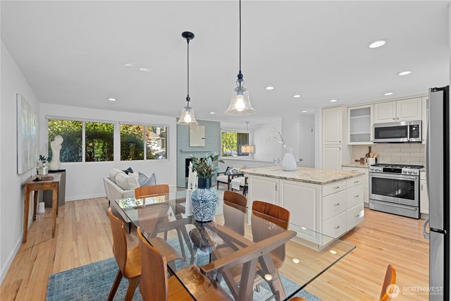 3411 77th Place SE, Mercer Island, WA 98040