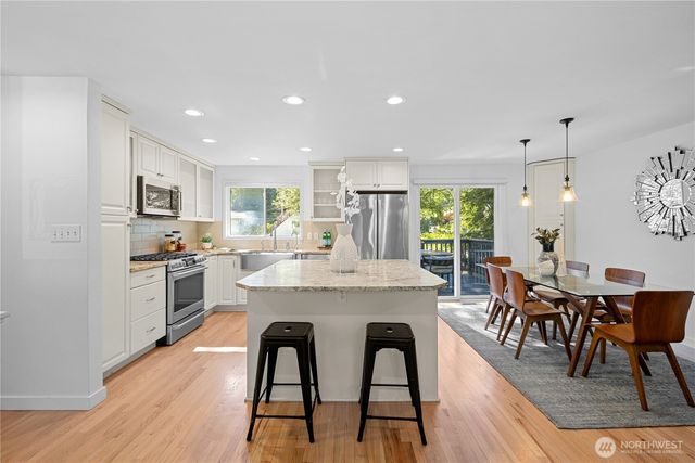 3411 77th Place SE, Mercer Island, WA 98040