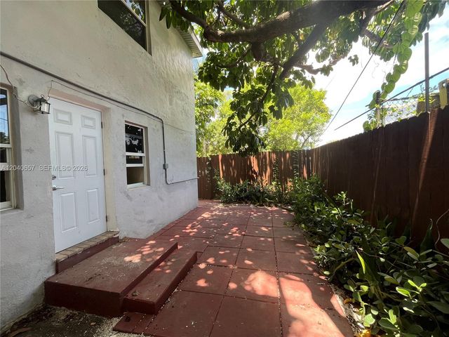 820 SW 31st Avenue S S, Miami, FL 33135
