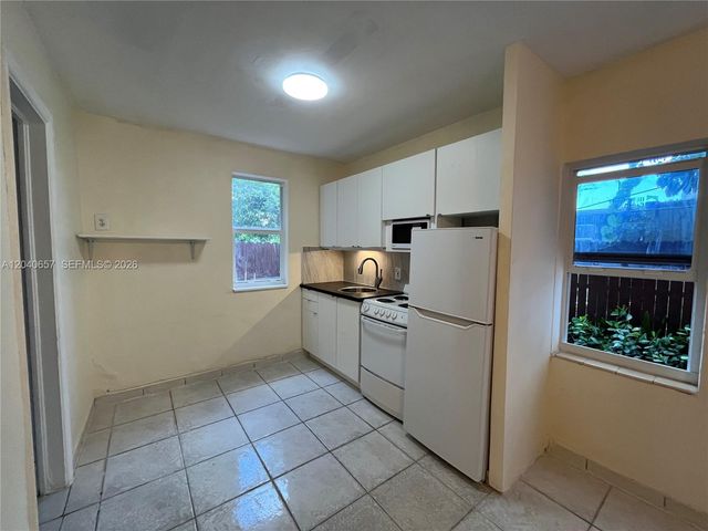 820 SW 31st Avenue S S, Miami, FL 33135