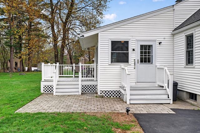 13 Hamilton Rd, Northborough, MA 01532