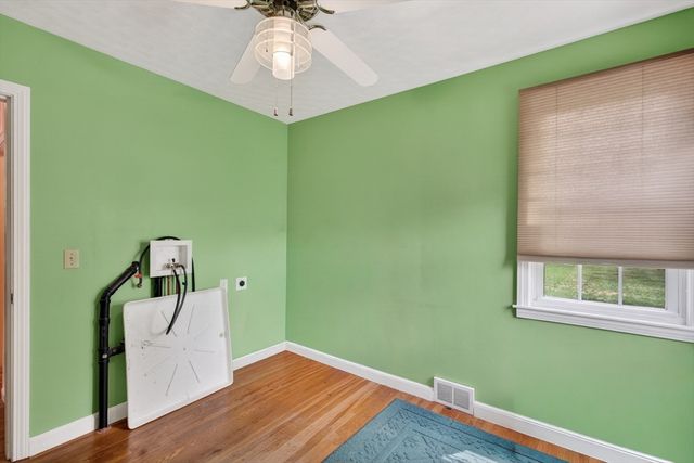 13 Hamilton Rd, Northborough, MA 01532