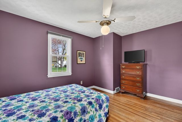 13 Hamilton Rd, Northborough, MA 01532