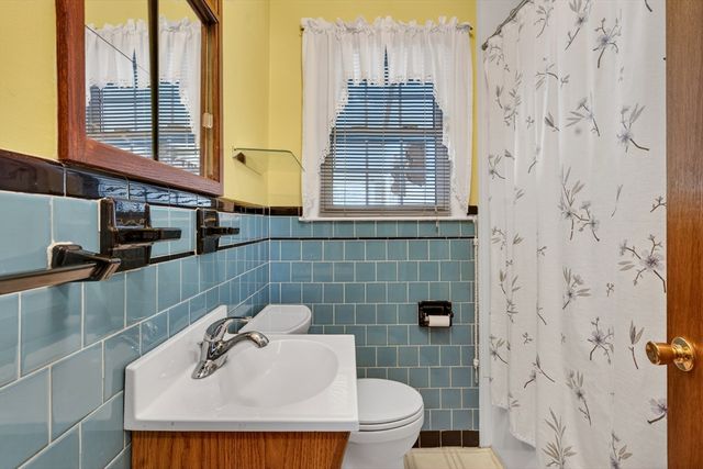 13 Hamilton Rd, Northborough, MA 01532