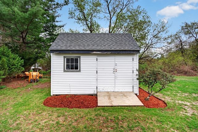 13 Hamilton Rd, Northborough, MA 01532