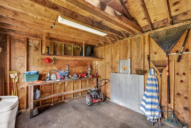 13 Hamilton Rd, Northborough, MA 01532