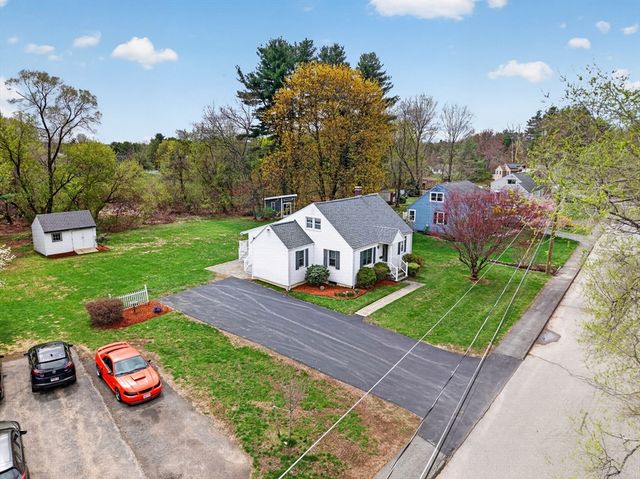 13 Hamilton Rd, Northborough, MA 01532