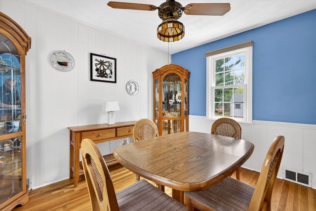 13 Hamilton Rd, Northborough, MA 01532