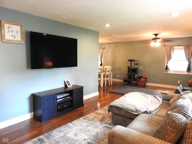 1111 Ashland Avenue, Whiteland, IN 46184