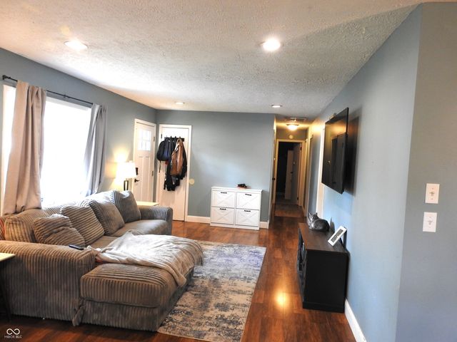 1111 Ashland Avenue, Whiteland, IN 46184