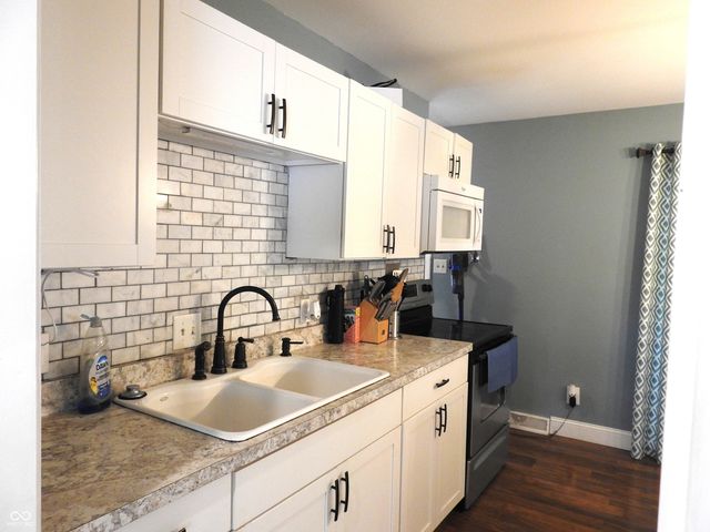 1111 Ashland Avenue, Whiteland, IN 46184