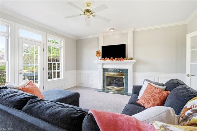 4433 Lochurst Drive, Pfafftown, NC 27040